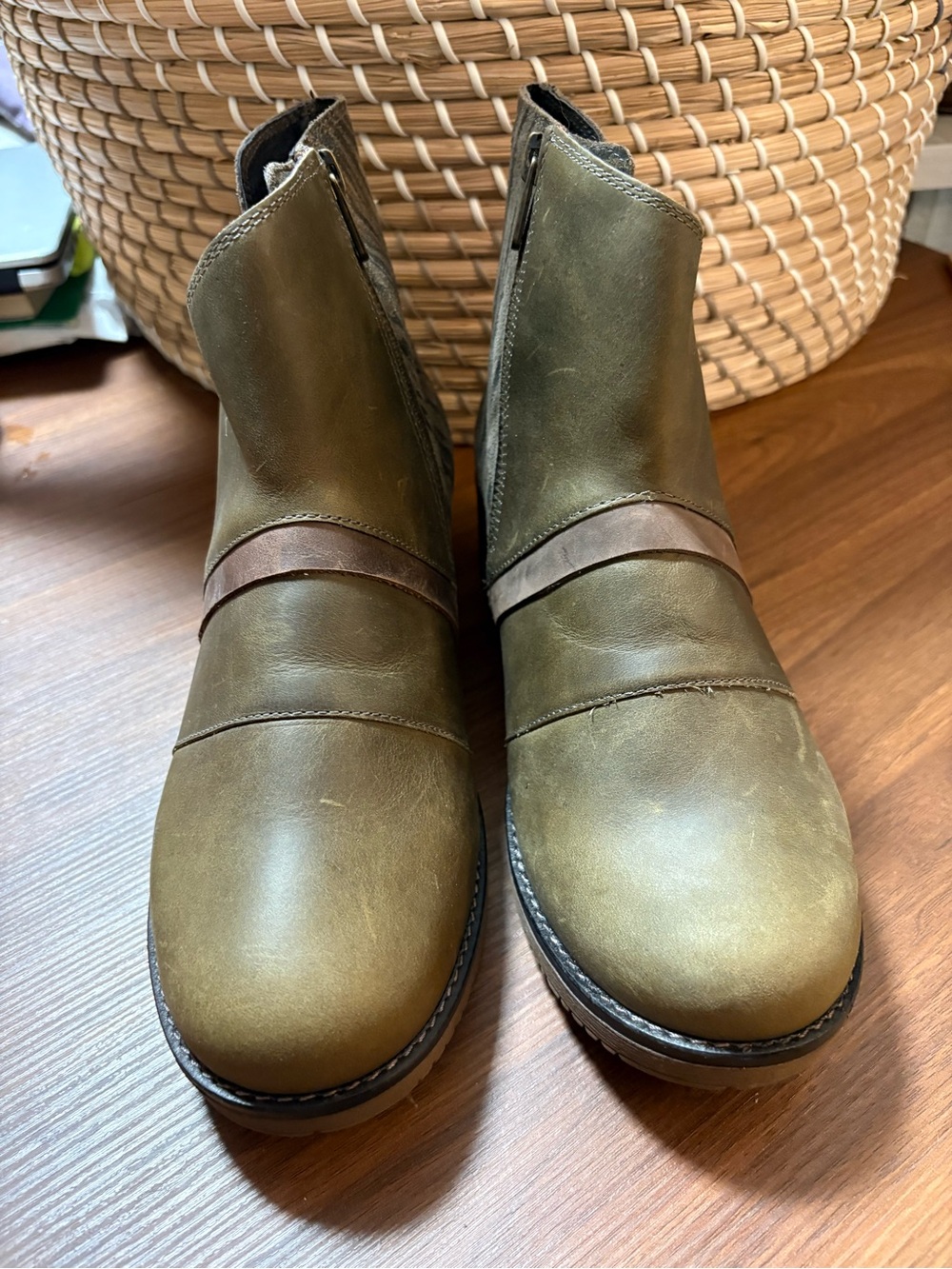 Naot Emerald Ankle Boots Vintage Pine Leather Safari Olive Suede Tiger 38 - Picture 2 of 6